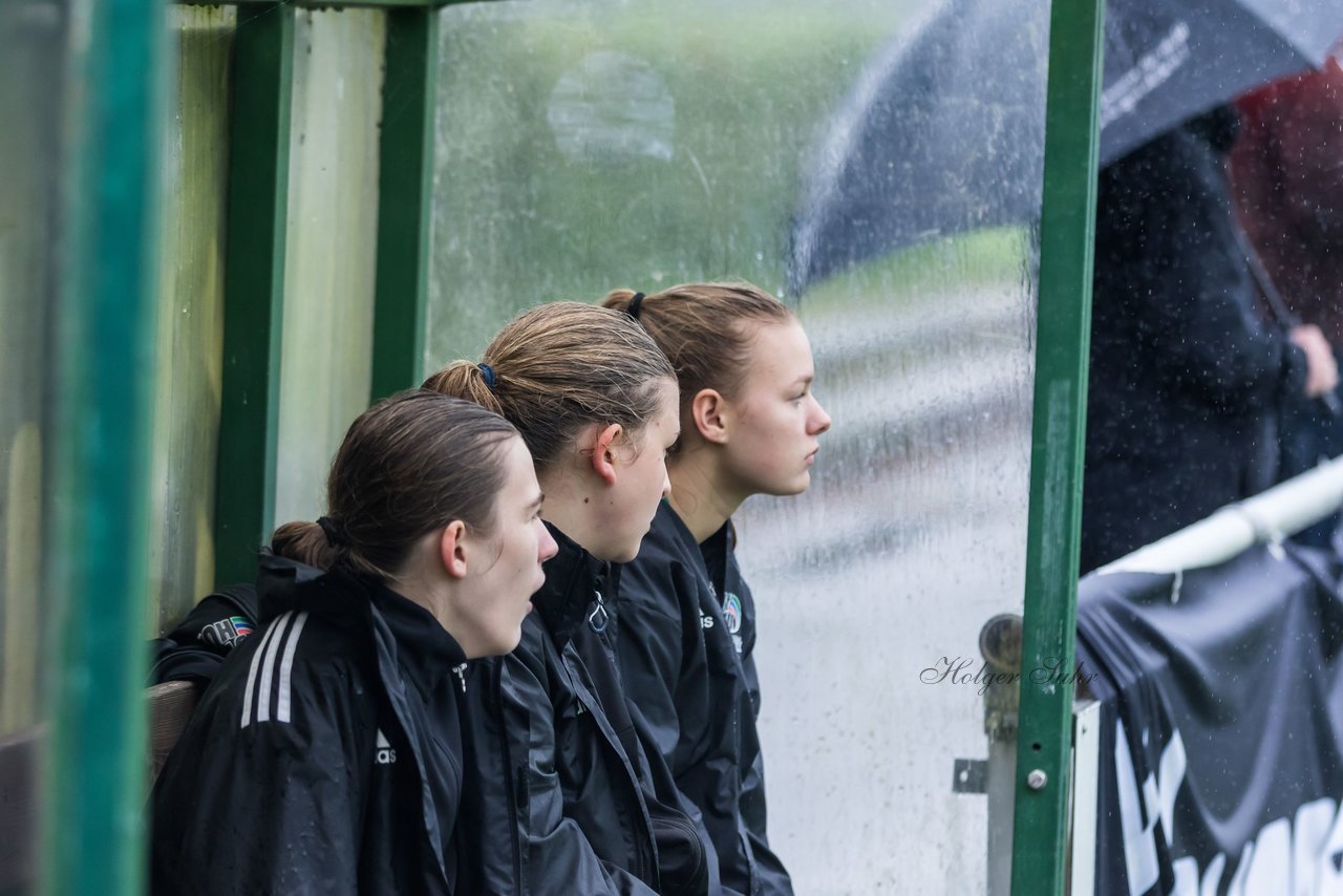 Bild 214 - B-Juniorinnen SV Henstedt Ulzburg - MSG Steinhorst Krummesse : Ergebnis: 4:0